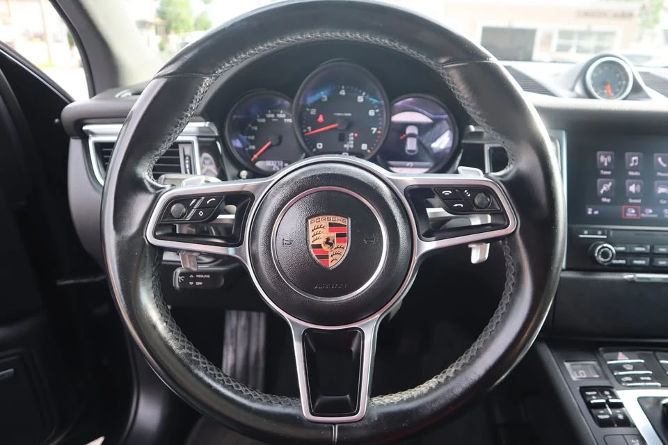 2018 Porsche Macan - Image 11 of 20