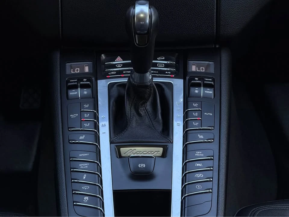 2018 Porsche Macan - Image 14 of 15
