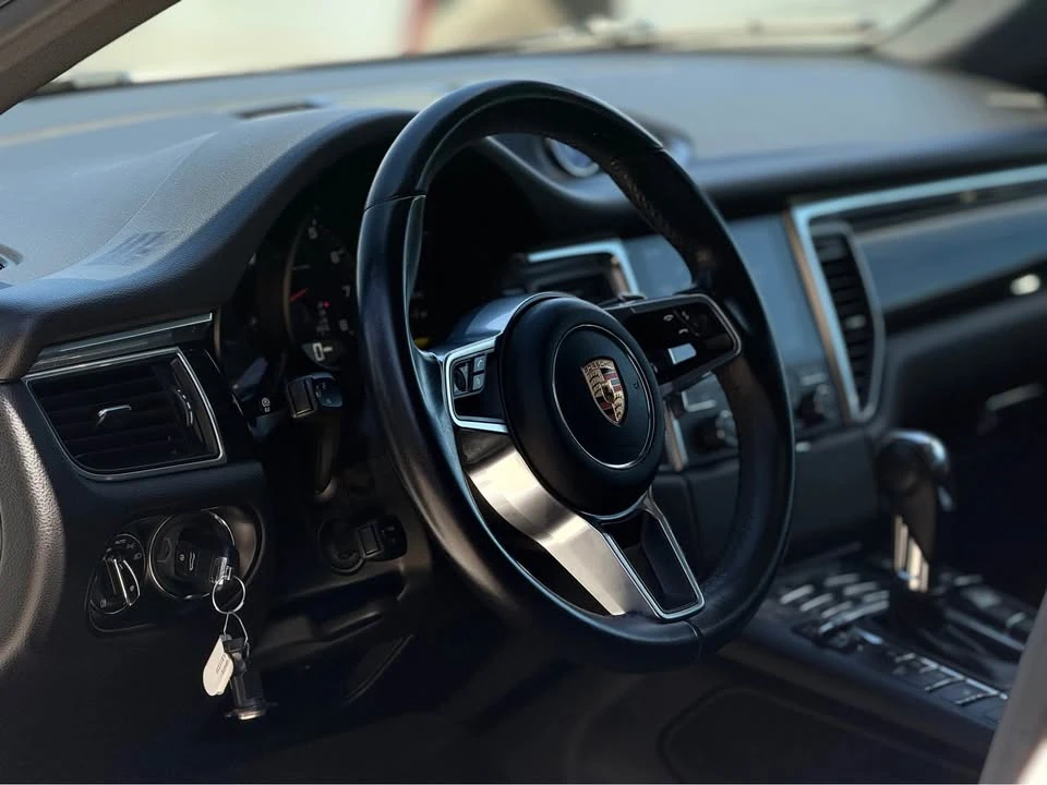 2018 Porsche Macan - Image 7 of 15