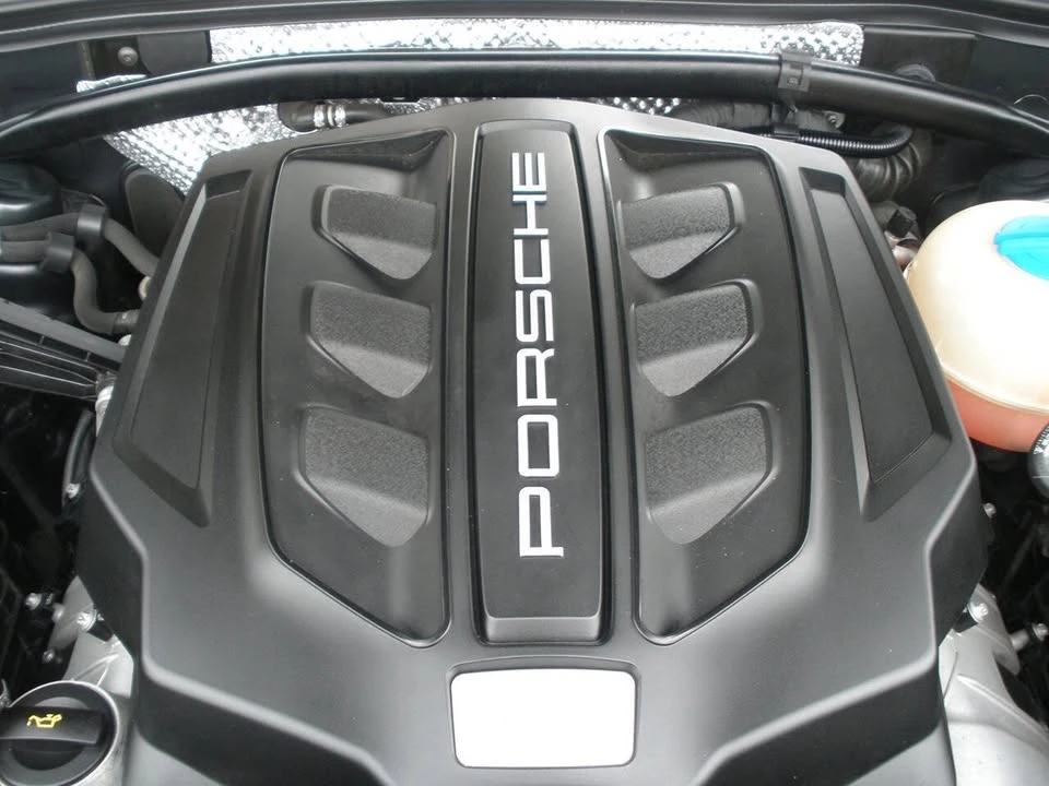 2018 Porsche Macan - Image 9 of 20