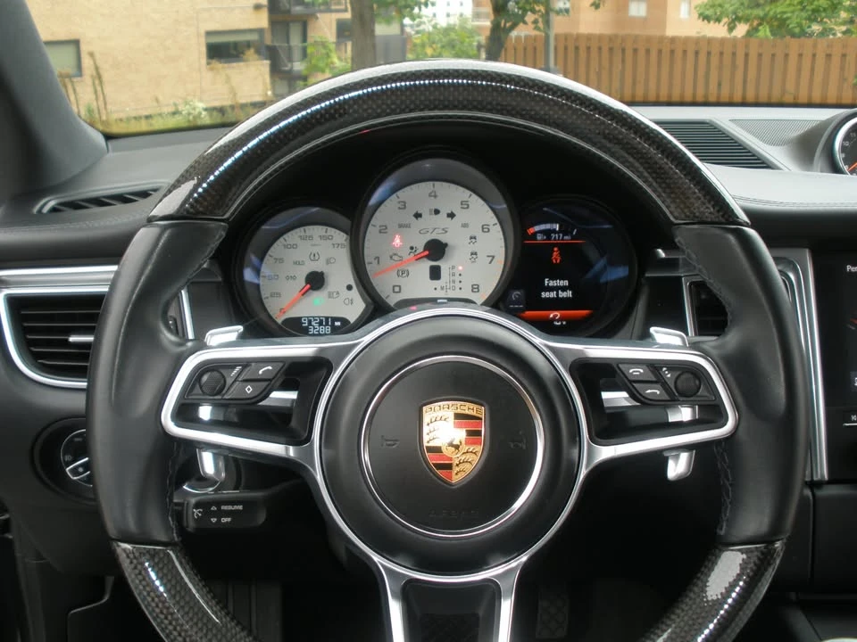 2018 Porsche Macan - Image 17 of 20