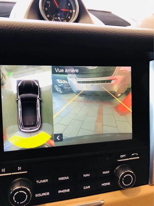 2018 Porsche Macan - Image 17 of 20