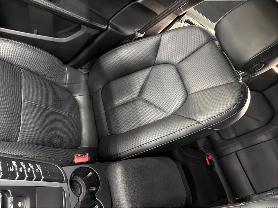 2018 Porsche Macan - Image 16 of 20