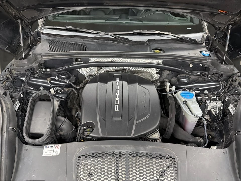 2018 Porsche Macan - Image 9 of 20