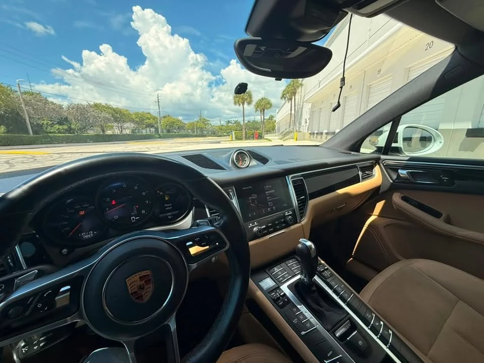 2018 Porsche Macan - Image 7 of 9