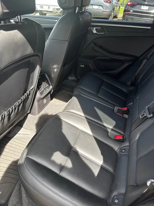 2018 Porsche Macan - Image 9 of 10