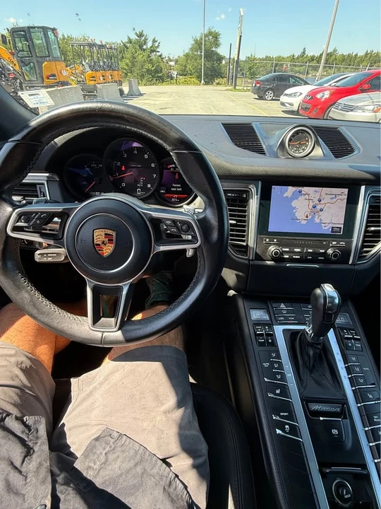 2018 Porsche Macan - Image 10 of 18