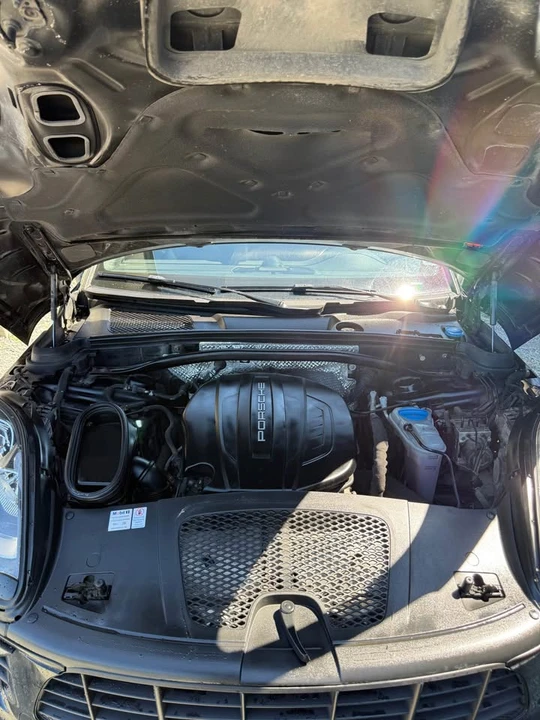 2018 Porsche Macan - Image 18 of 18