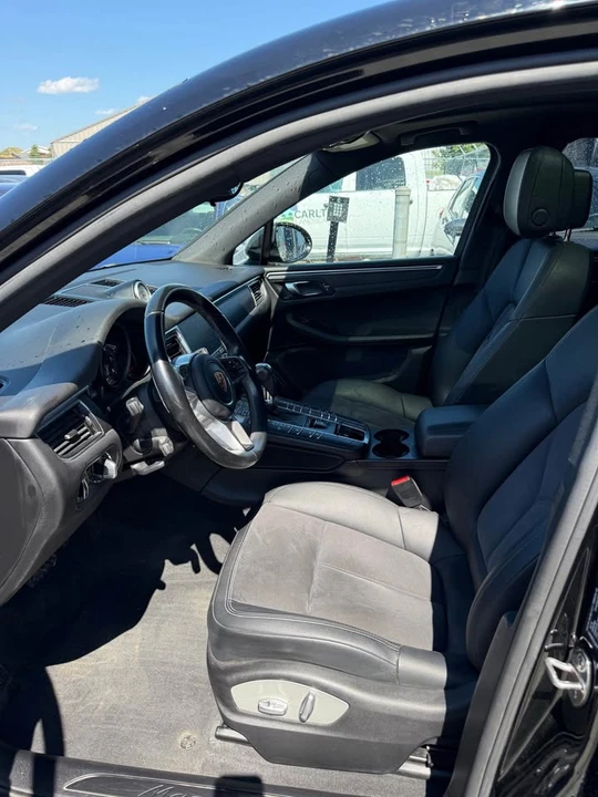 2018 Porsche Macan - Image 9 of 18