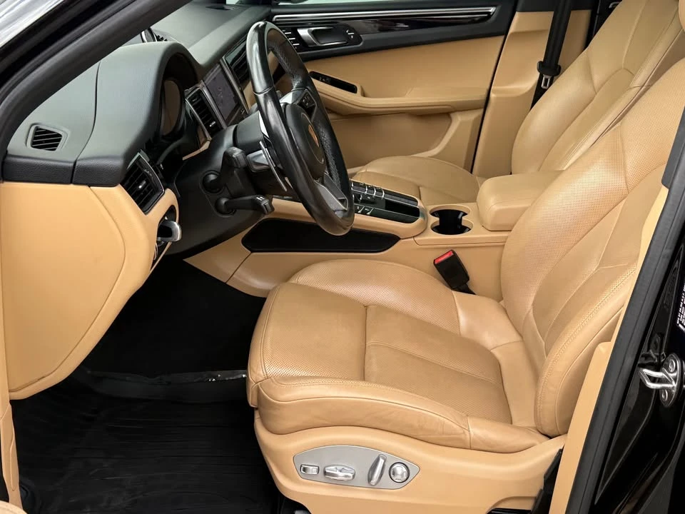2018 Porsche Macan - Image 16 of 20