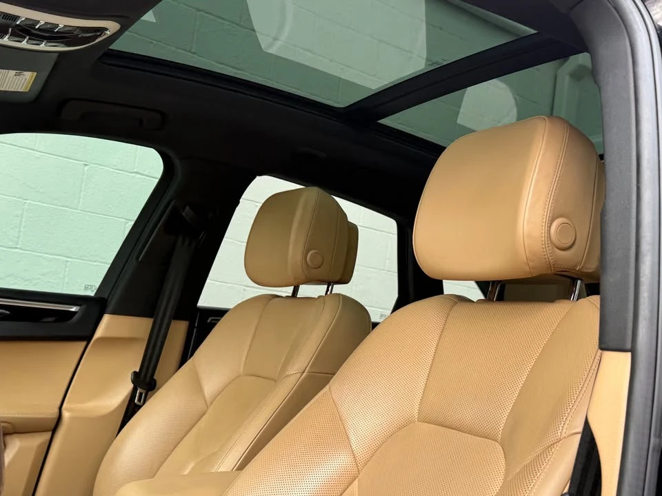 2018 Porsche Macan - Image 15 of 20
