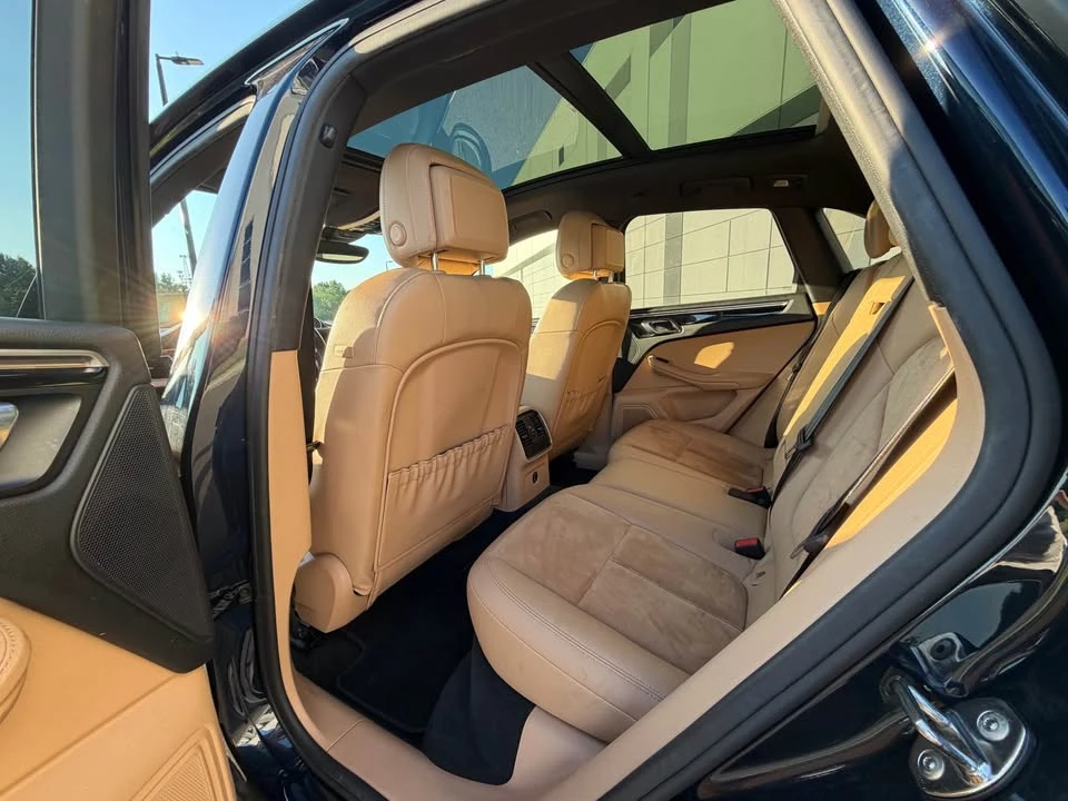 2018 Porsche Macan - Image 9 of 20