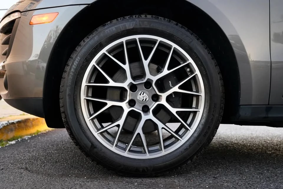 2018 Porsche Macan - Image 13 of 20