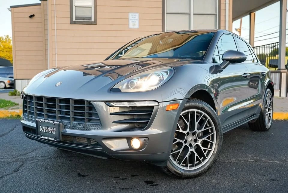 2018 Porsche Macan - Image 9 of 20