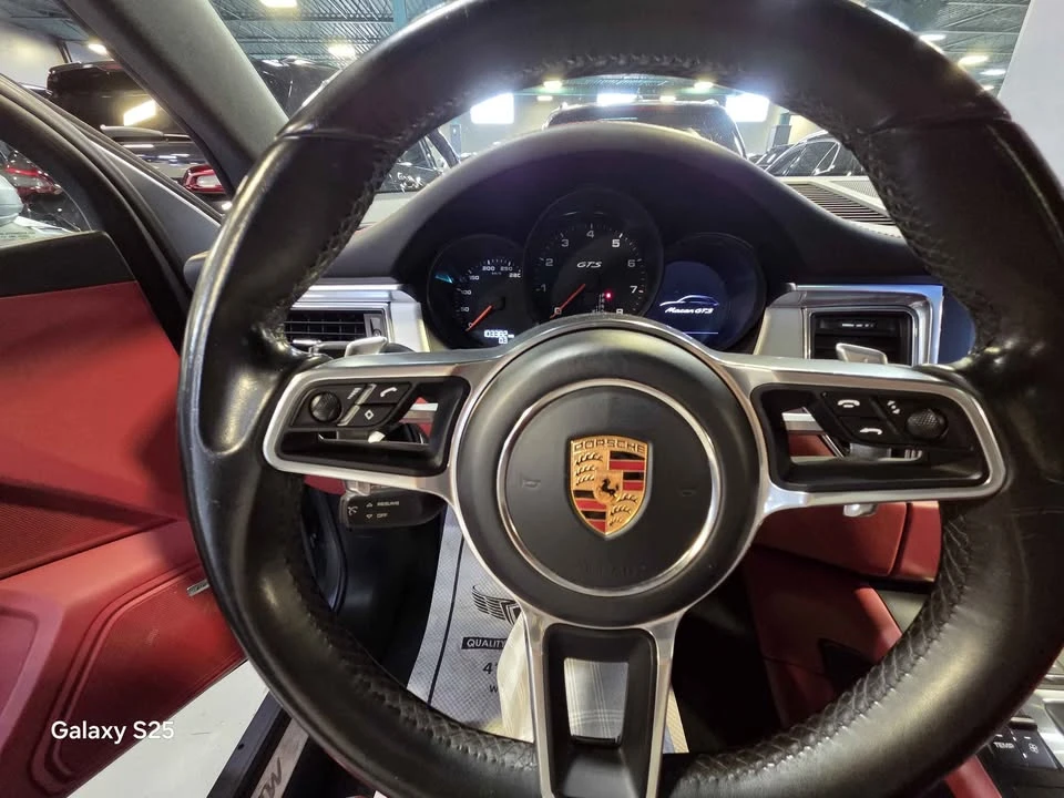 2018 Porsche Macan - Image 4 of 10