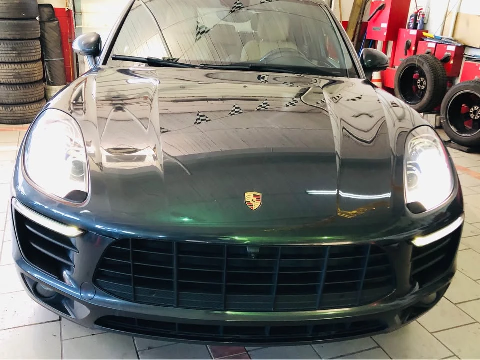 2018 Porsche Macan - Image 2 of 20