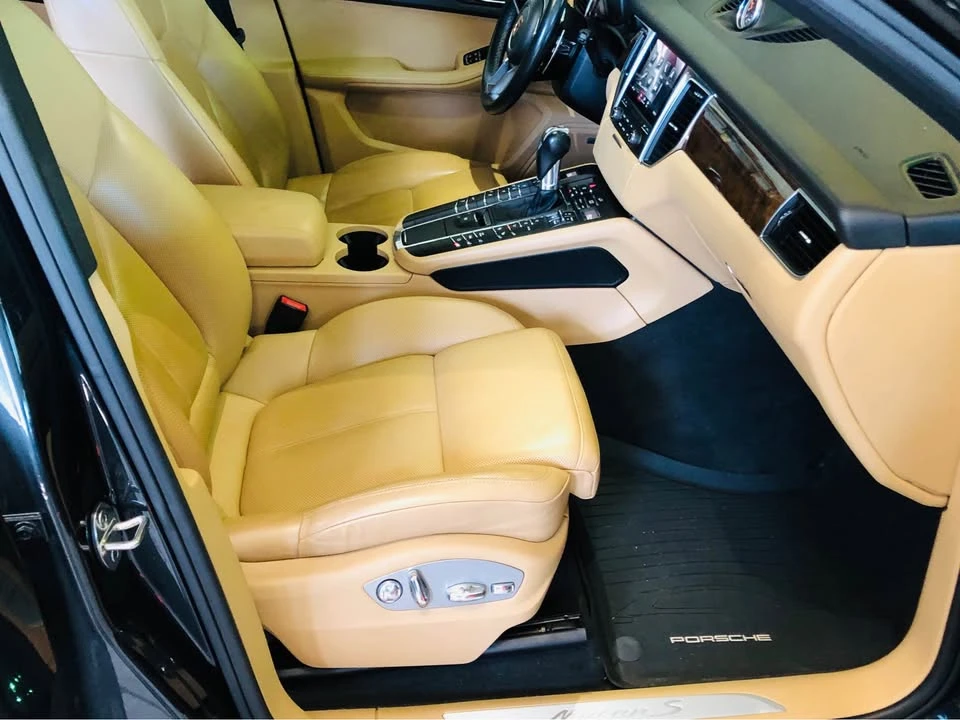 2018 Porsche Macan - Image 9 of 20