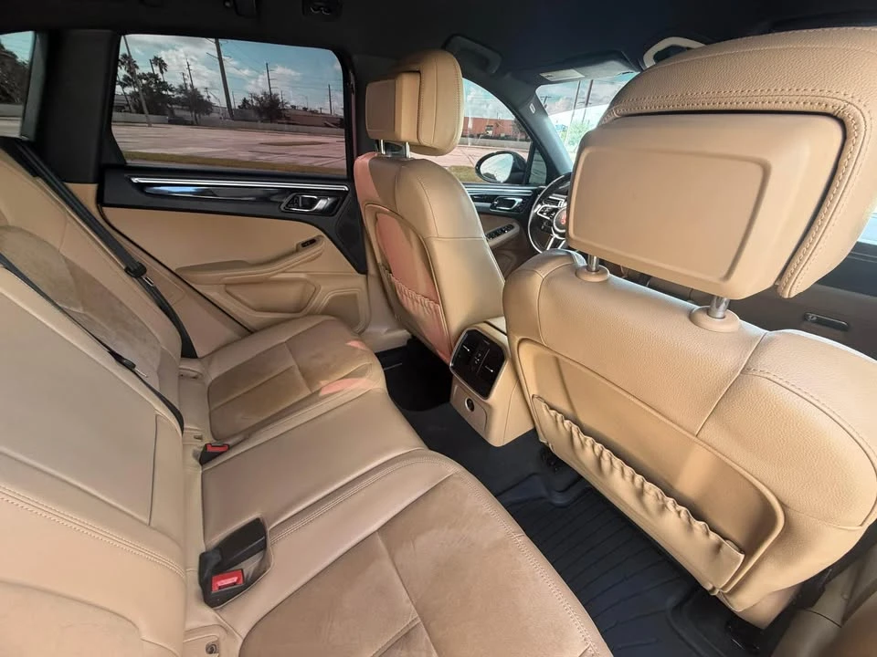2018 Porsche Macan - Image 13 of 17