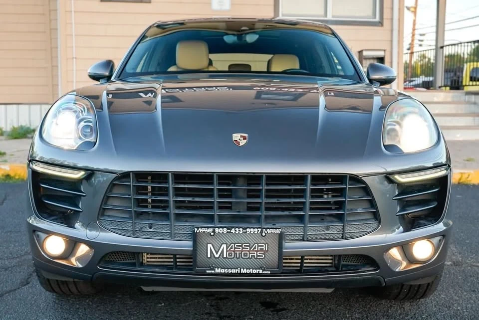 2018 Porsche Macan - Image 2 of 20