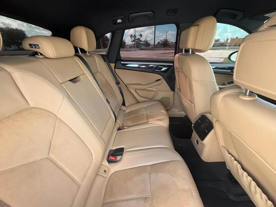 2018 Porsche Macan - Image 12 of 17