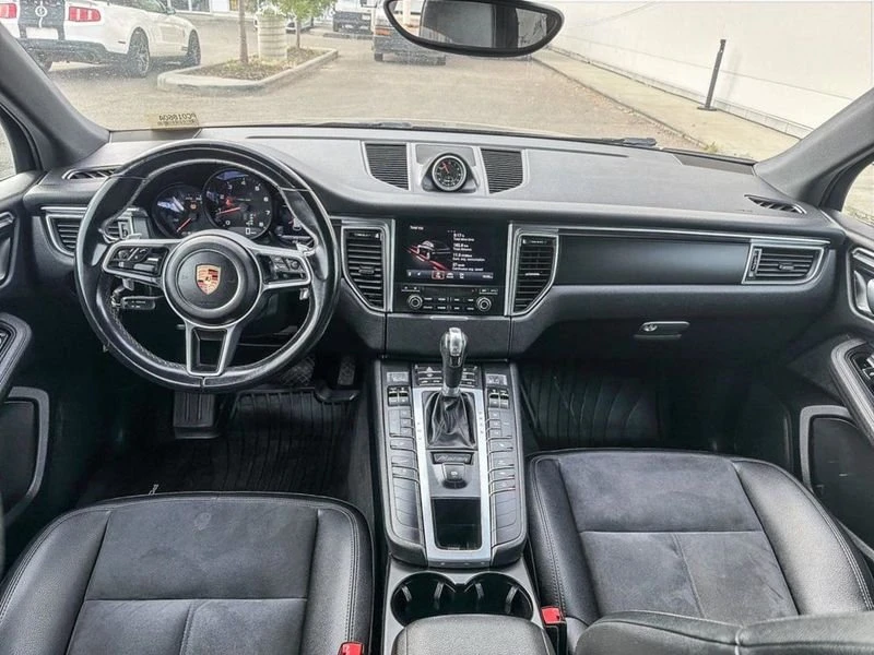 2018 Porsche Macan - Image 17 of 19