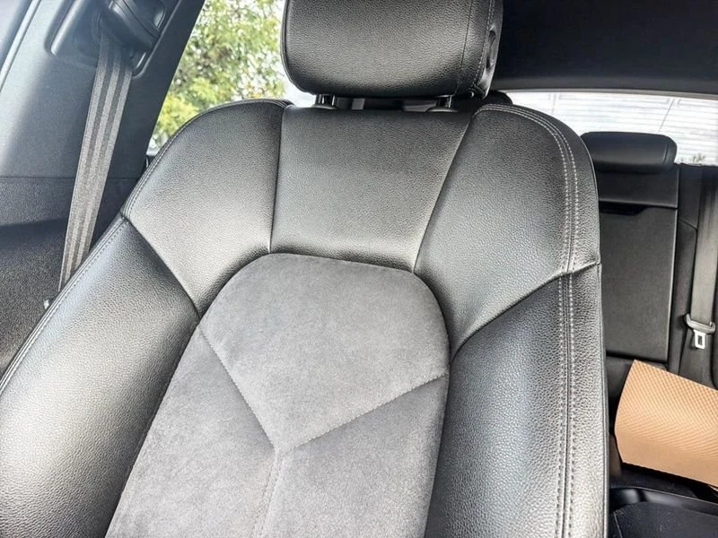 2018 Porsche Macan - Image 13 of 19