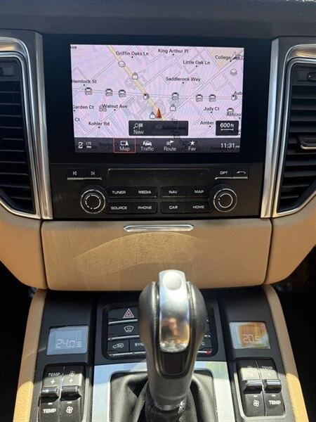 2018 Porsche Macan S - Image 16 of 20
