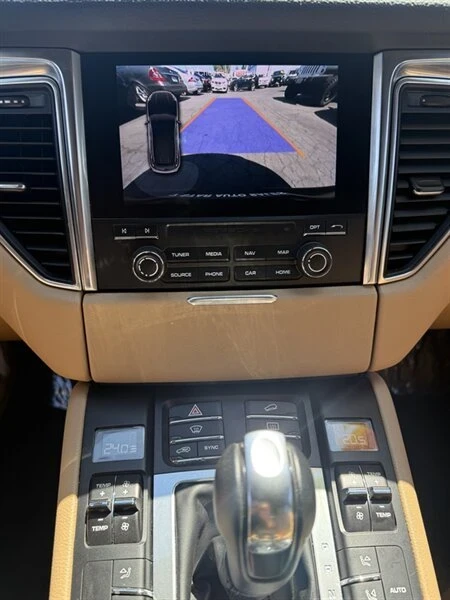 2018 Porsche Macan S - Image 15 of 20