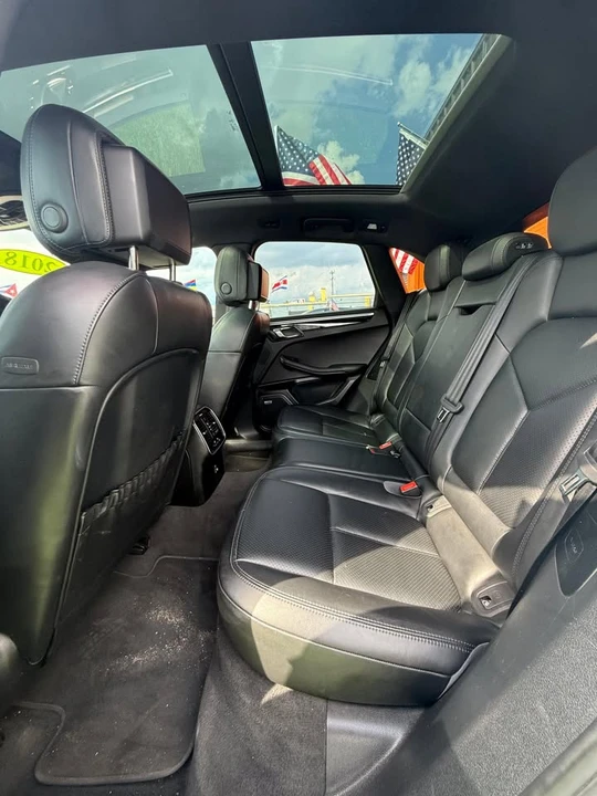 2018 Porsche Macan S - Image 9 of 14
