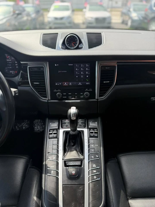 2018 Porsche Macan S - Image 10 of 14