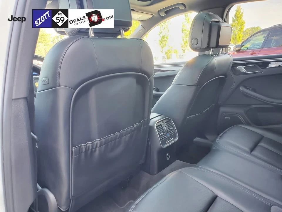 2018 Porsche Macan S - Image 16 of 17
