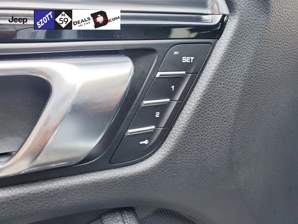 2018 Porsche Macan S - Image 12 of 17