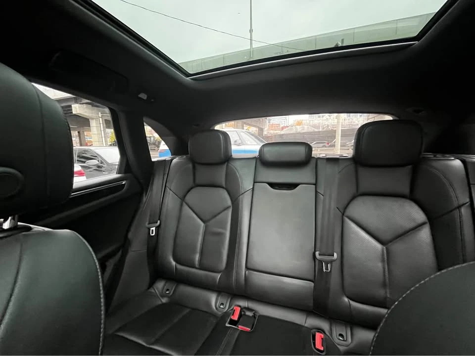 2018 Porsche Macan S - Image 14 of 15