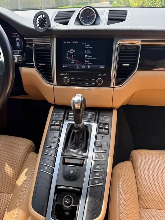 2018 Porsche Macan S - Image 15 of 17