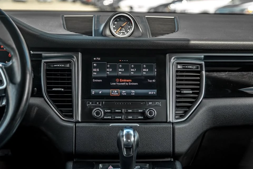 2018 Porsche Macan S - Image 14 of 19