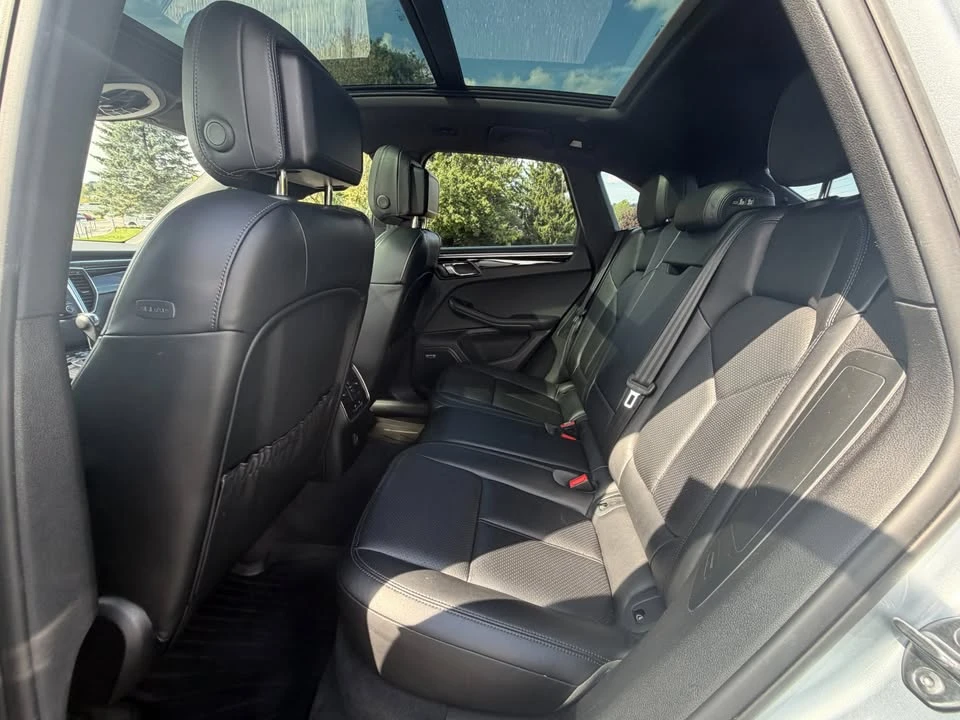 2018 Porsche Macan S - Image 16 of 17