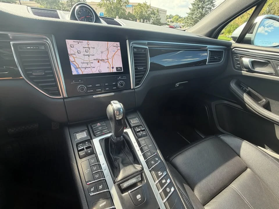2018 Porsche Macan S - Image 14 of 17