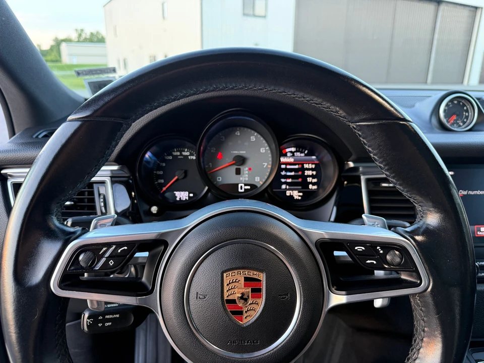 2018 Porsche Macan S - Image 8 of 10