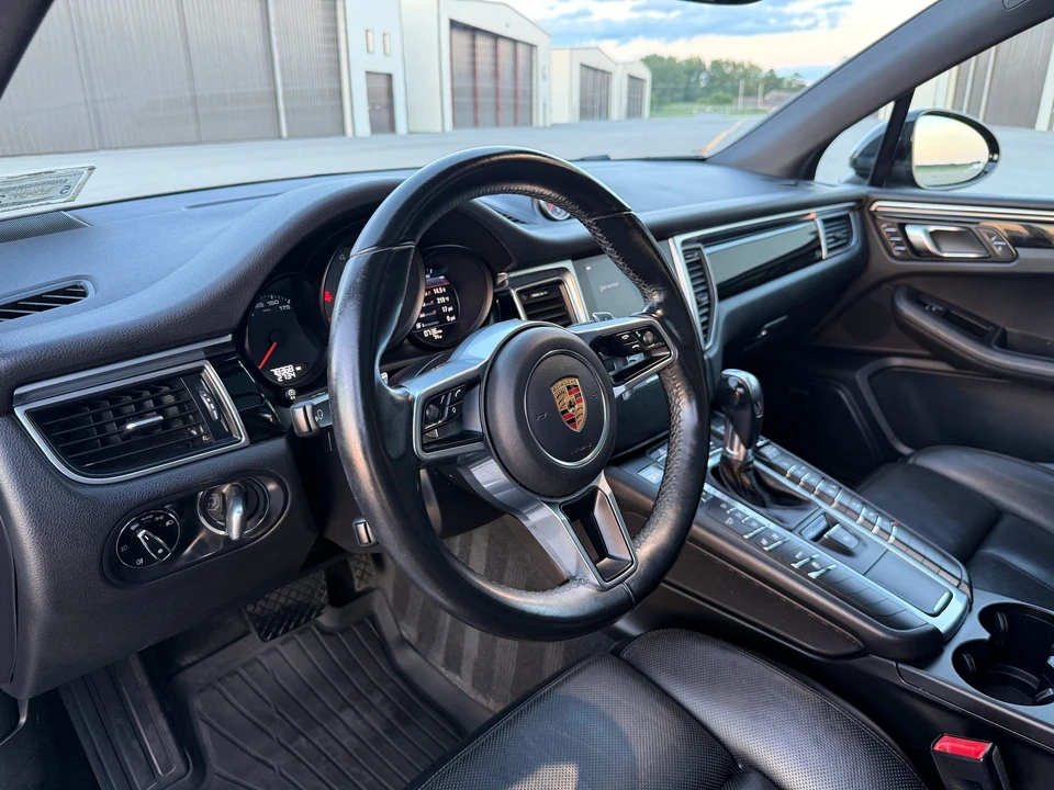 2018 Porsche Macan S - Image 6 of 10