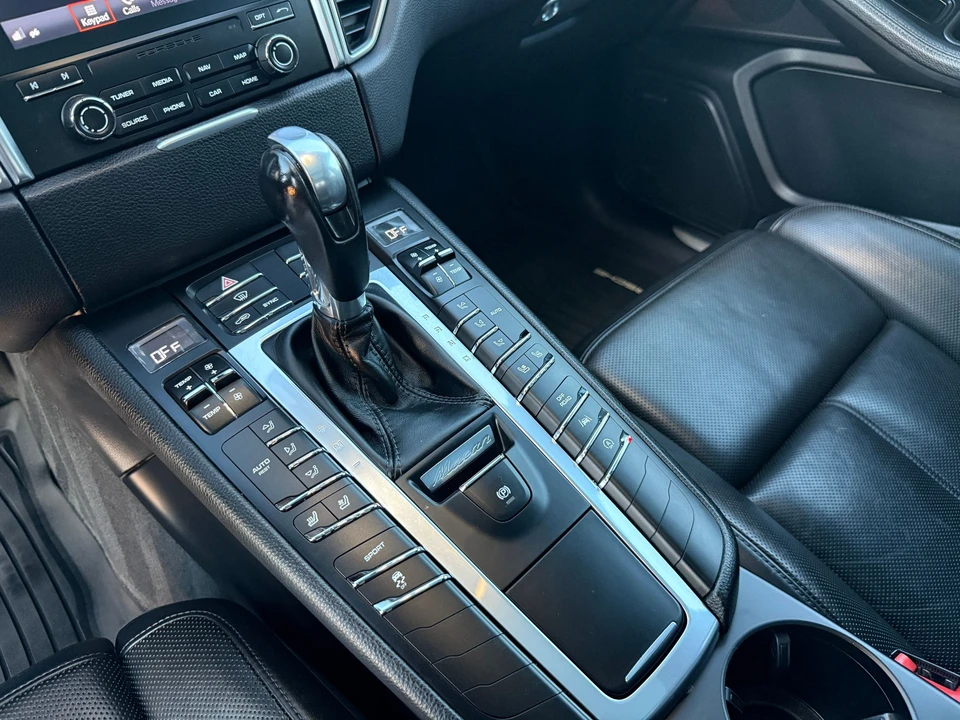2018 Porsche Macan S - Image 7 of 10
