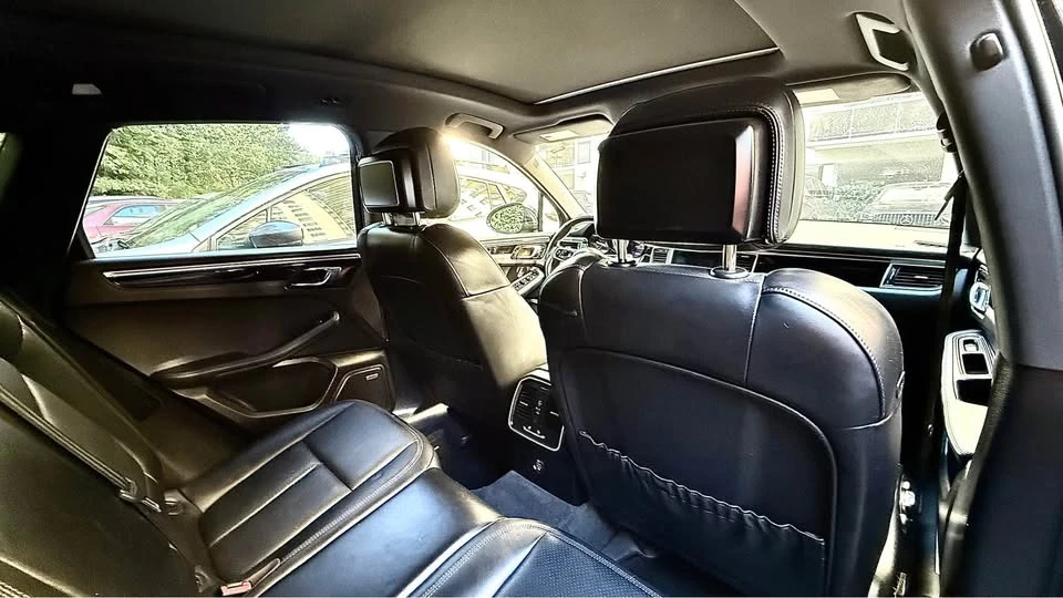 2018 Porsche Macan S - Image 8 of 10