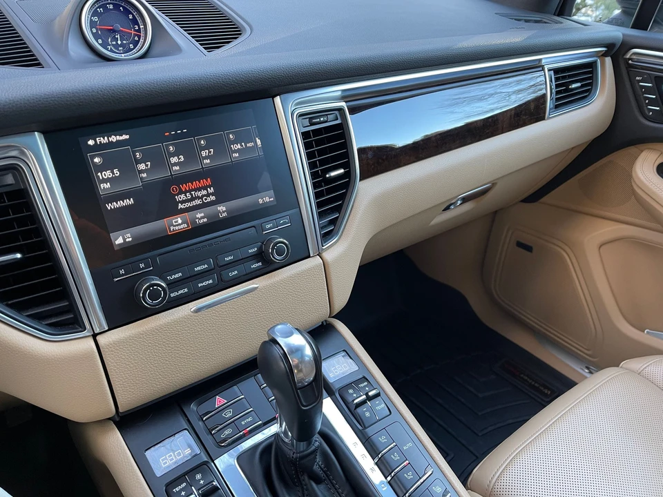 2018 Porsche Macan S - Image 11 of 13