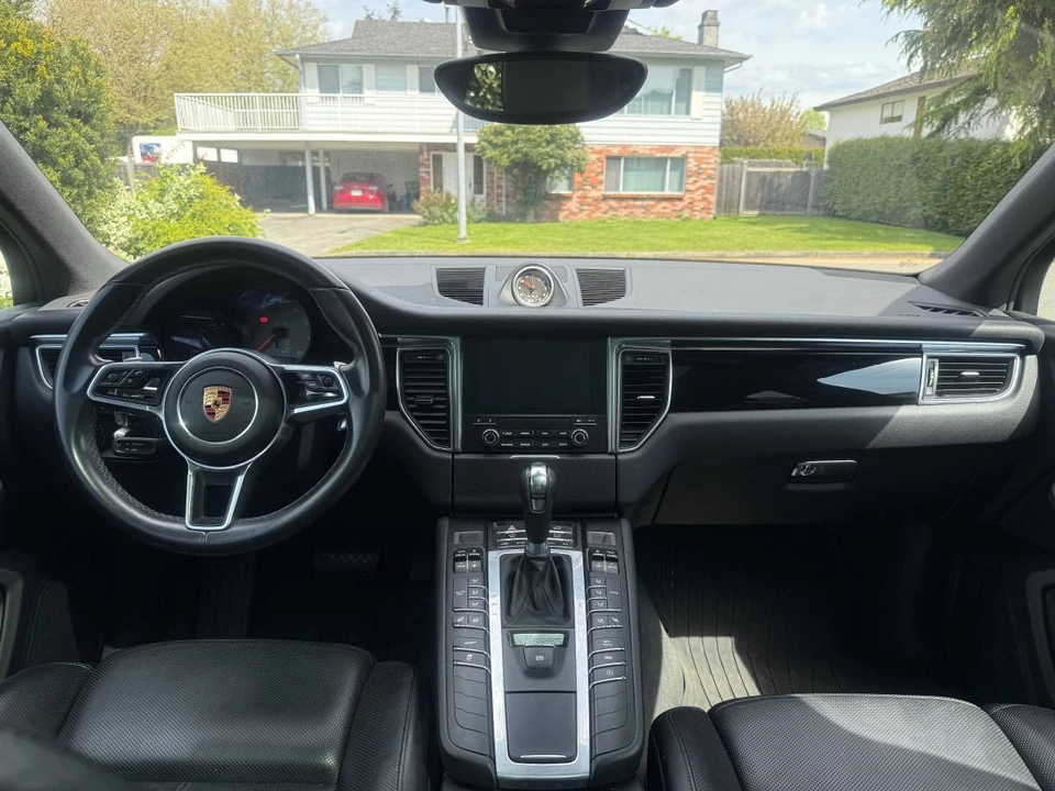 2018 Porsche Macan S - Image 12 of 16
