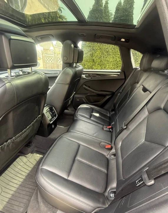 2018 Porsche Macan S - Image 15 of 16