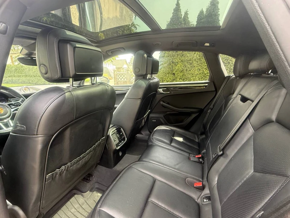 2018 Porsche Macan S - Image 14 of 16