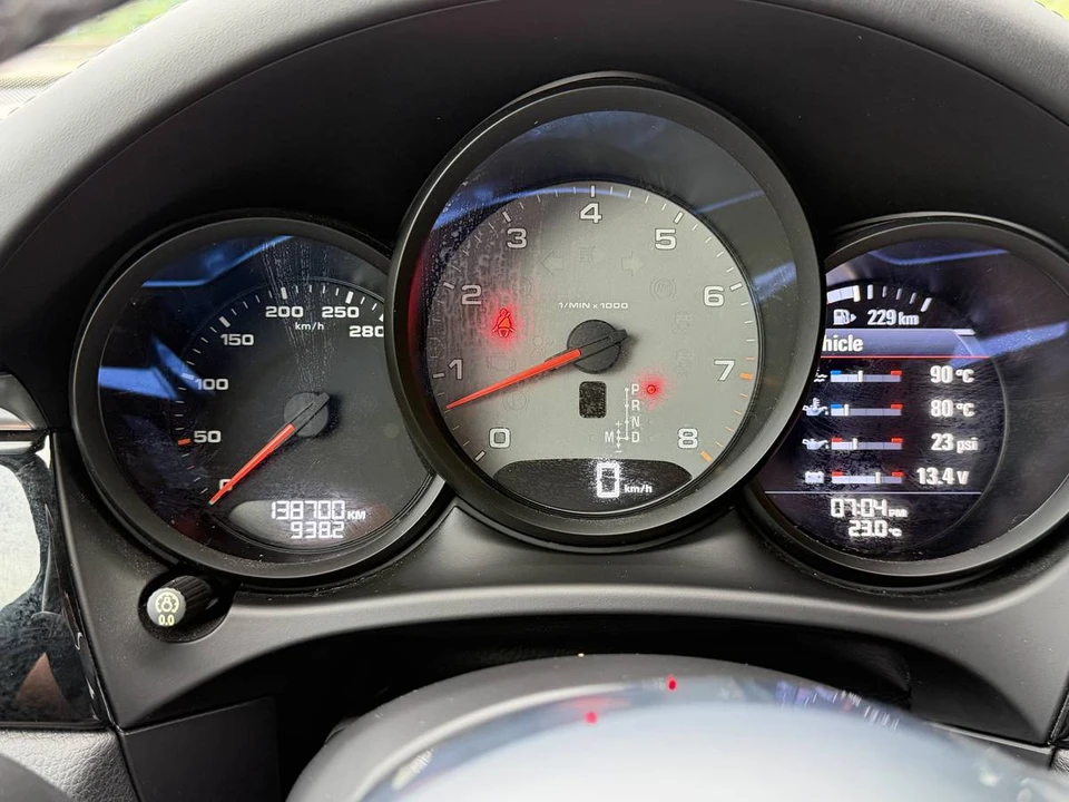 2018 Porsche Macan S - Image 15 of 19