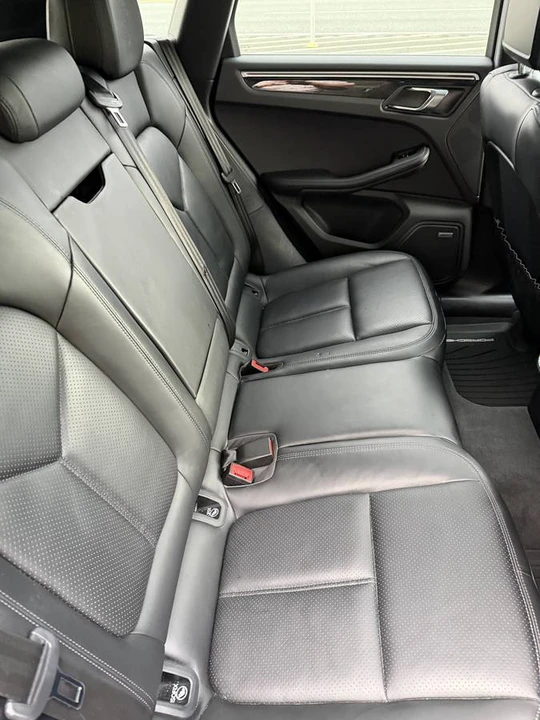 2018 Porsche Macan S - Image 10 of 19