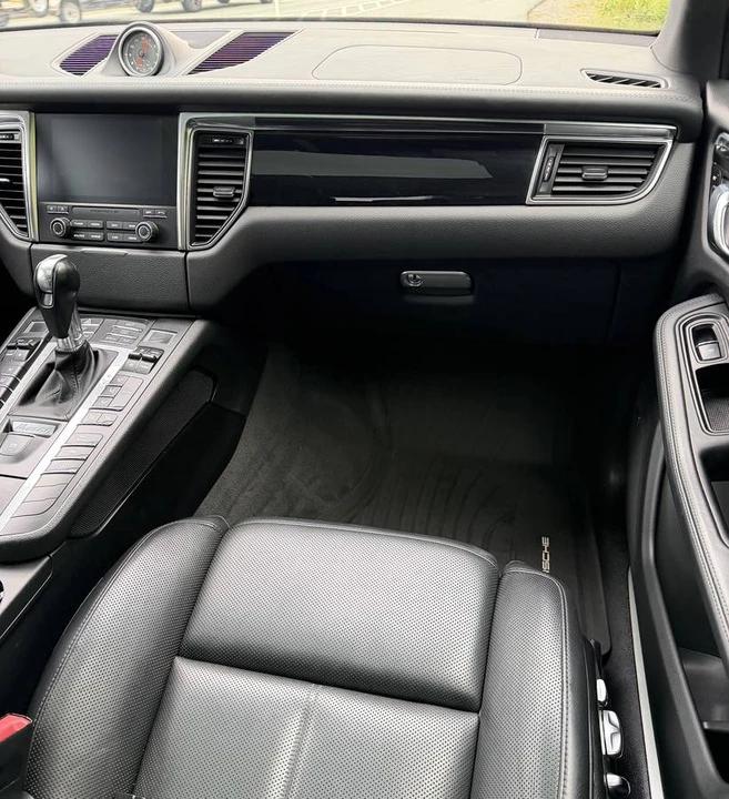 2018 Porsche Macan S - Image 8 of 19