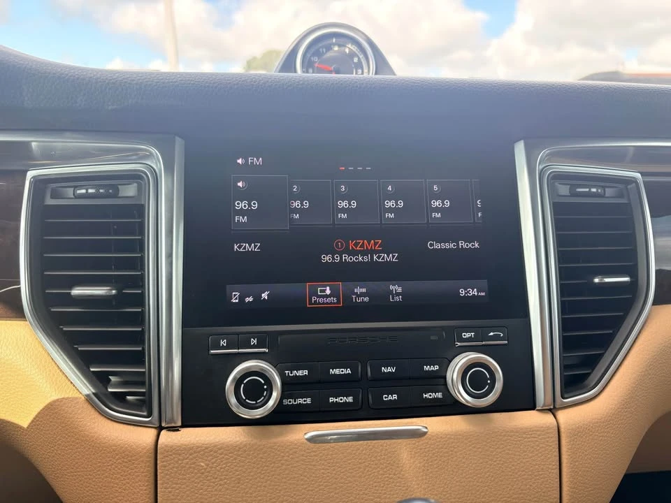 2018 Porsche Macan S - Image 12 of 15