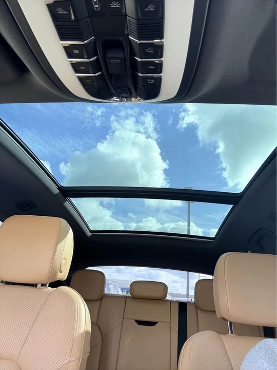 2018 Porsche Macan S - Image 14 of 15